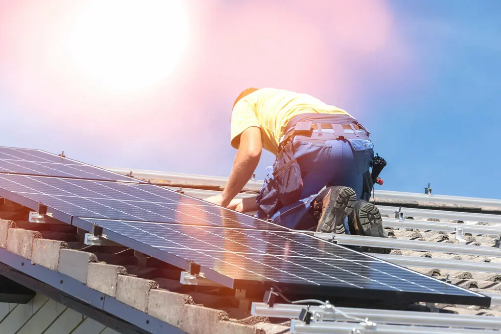 energie-sparen-haus-solar-photovoltaik-foerderung-04 Solaranlage auf Dach
