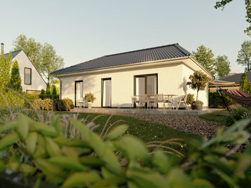 Moderner Bungalow 78 von Town & Country Haus mit Blick vom Garten auf die Terrasse und bodentiefe Fenster